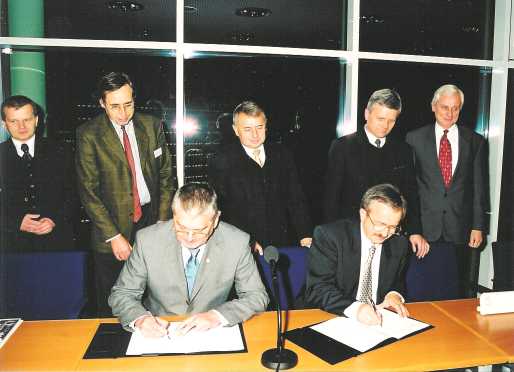 unterzeichnung-polen-partnerschaftsvertrag